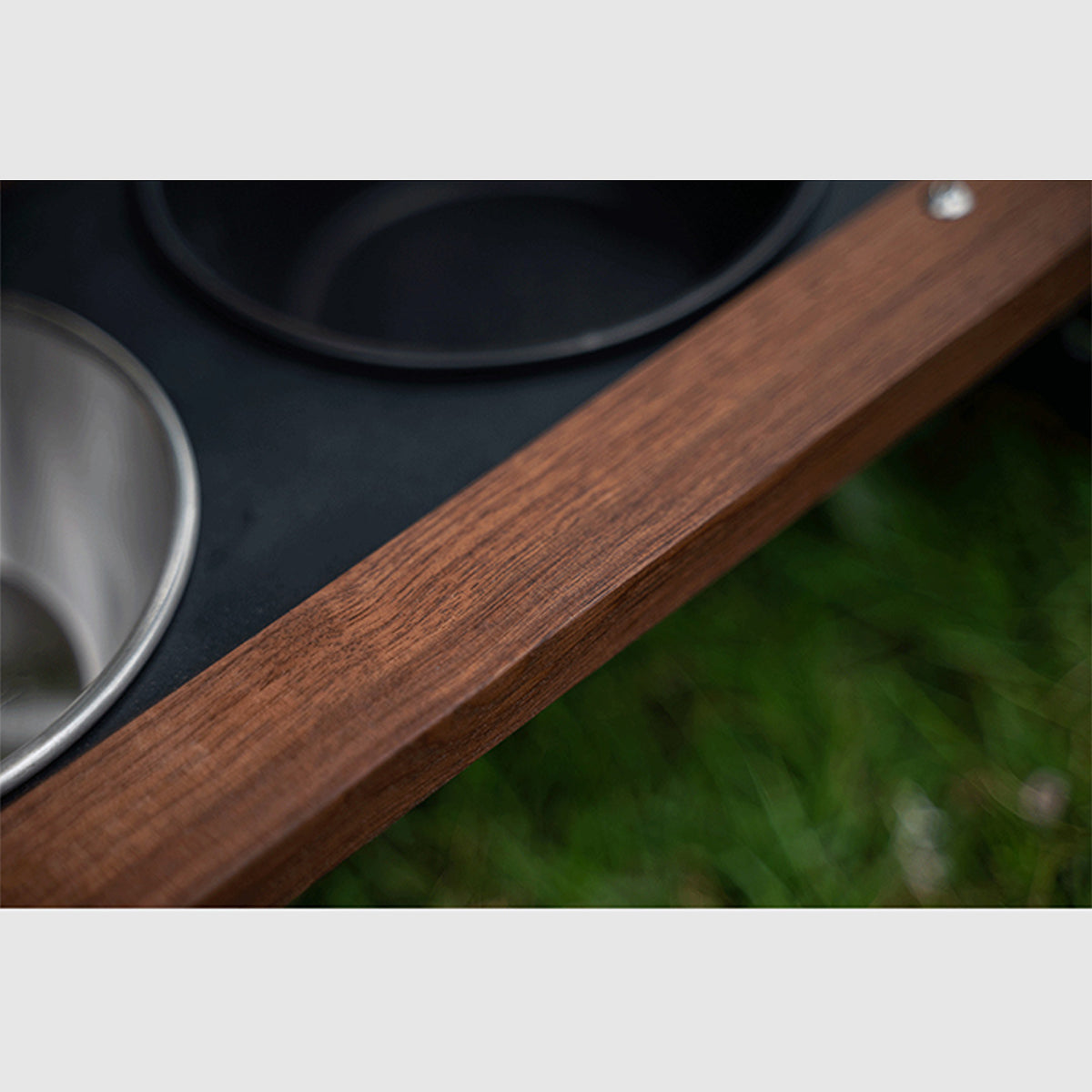 Outdoor-Style Dog Bowl with Stand Anti-Tip & Portable - FriskFable - friskfable