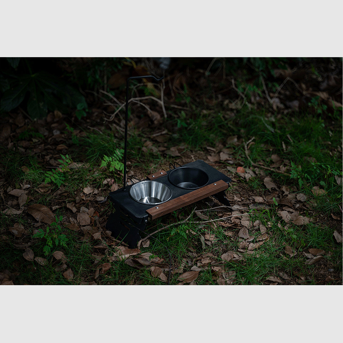 Outdoor-Style Dog Bowl with Stand Anti-Tip & Portable - FriskFable - friskfable